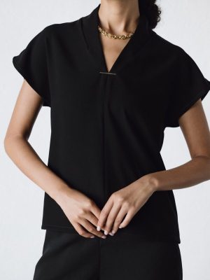 Black crepe top